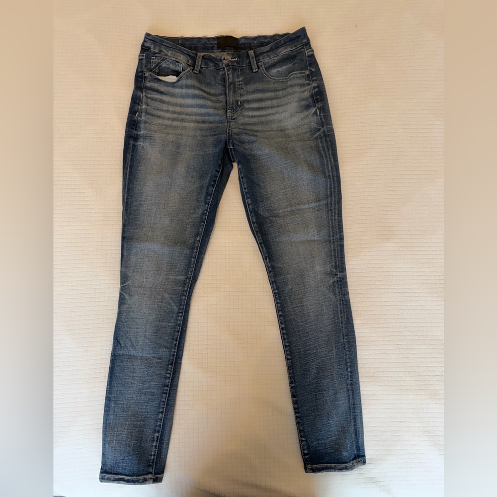 Buckle Black Women's Faded Blue Skinny Jeans